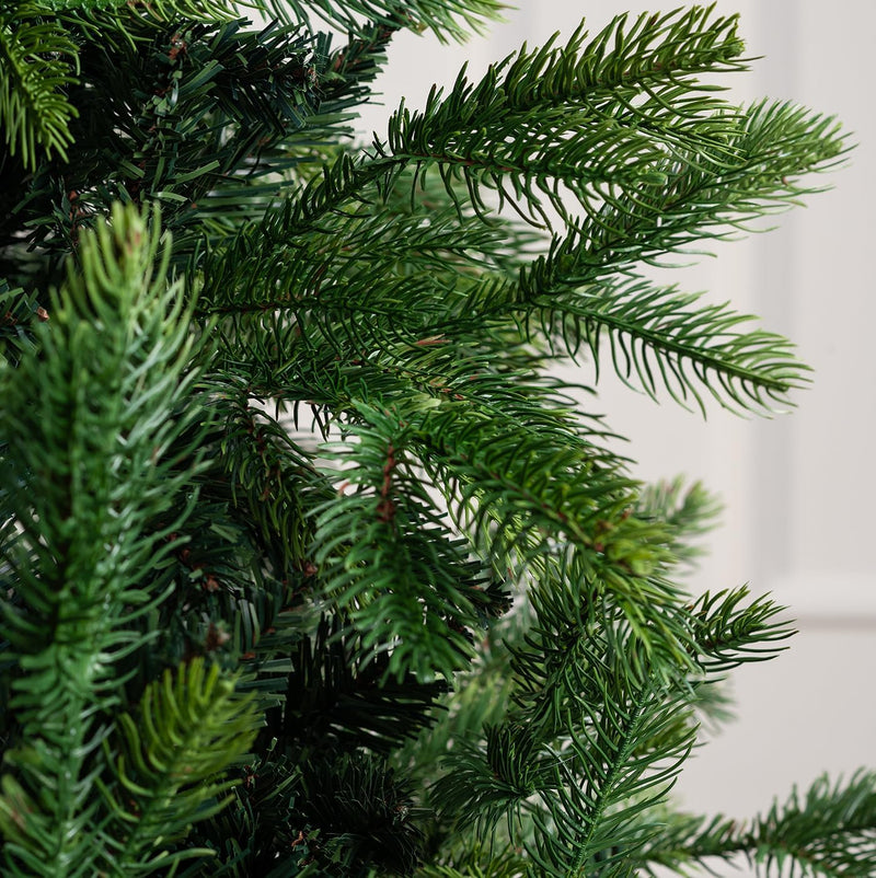 Giulia Grillo Premium Christmas Tree 7Ft, 2382 Branches, Realistic, Easy to Assemble, Bushy, PE/PVC, Green, Foldable Metal Stand